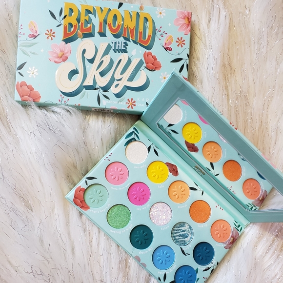 Beyond the Sky 15 Color Eyeshadow Palette from Kara Beauty - Picture 3 of 3